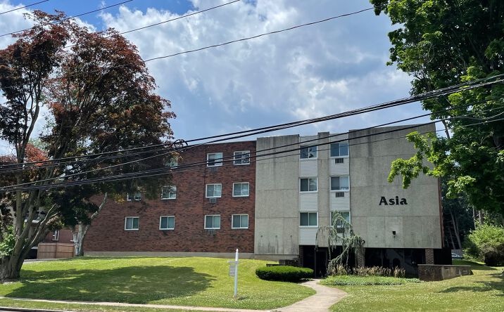 Pictures of Multifamily property located at 109 S Main St, West Hartford, CT 06107 for sales - image #1