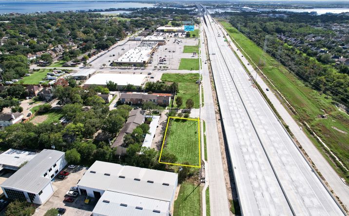 Pictures of Land property located at 2400 Bayport Blvd, Seabrook, TX 77586 for sales - image #1