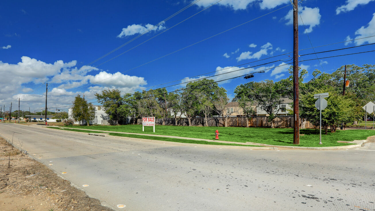 2400 Bayport Blvd, Seabrook, TX 77586