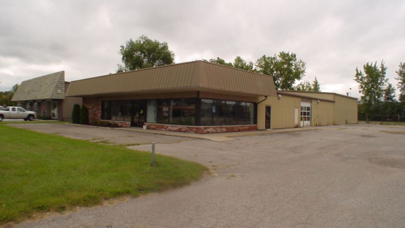 2905 McCarty, Saginaw, MI 48603 Retail Property for Sale 2905 McCarty