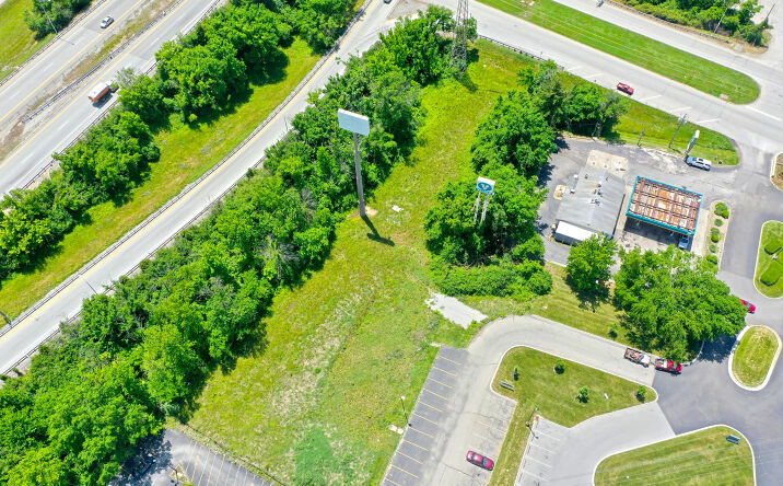 Pictures of Land property located at 1033 Zorn Ave, Louisville, KY 40207 for sales - image #1
