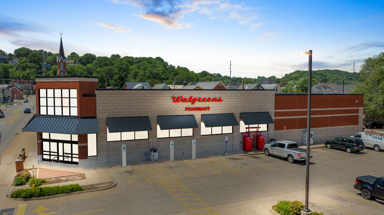 walgreens in dubuque iowa