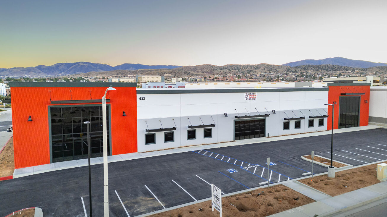 632 Auto Center Dr, Palmdale, CA 93551