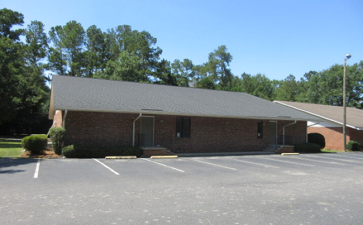 Pictures of Office property located at 685 - 687 N Guignard Dr, Sumter, SC 29150 for sales - image #1