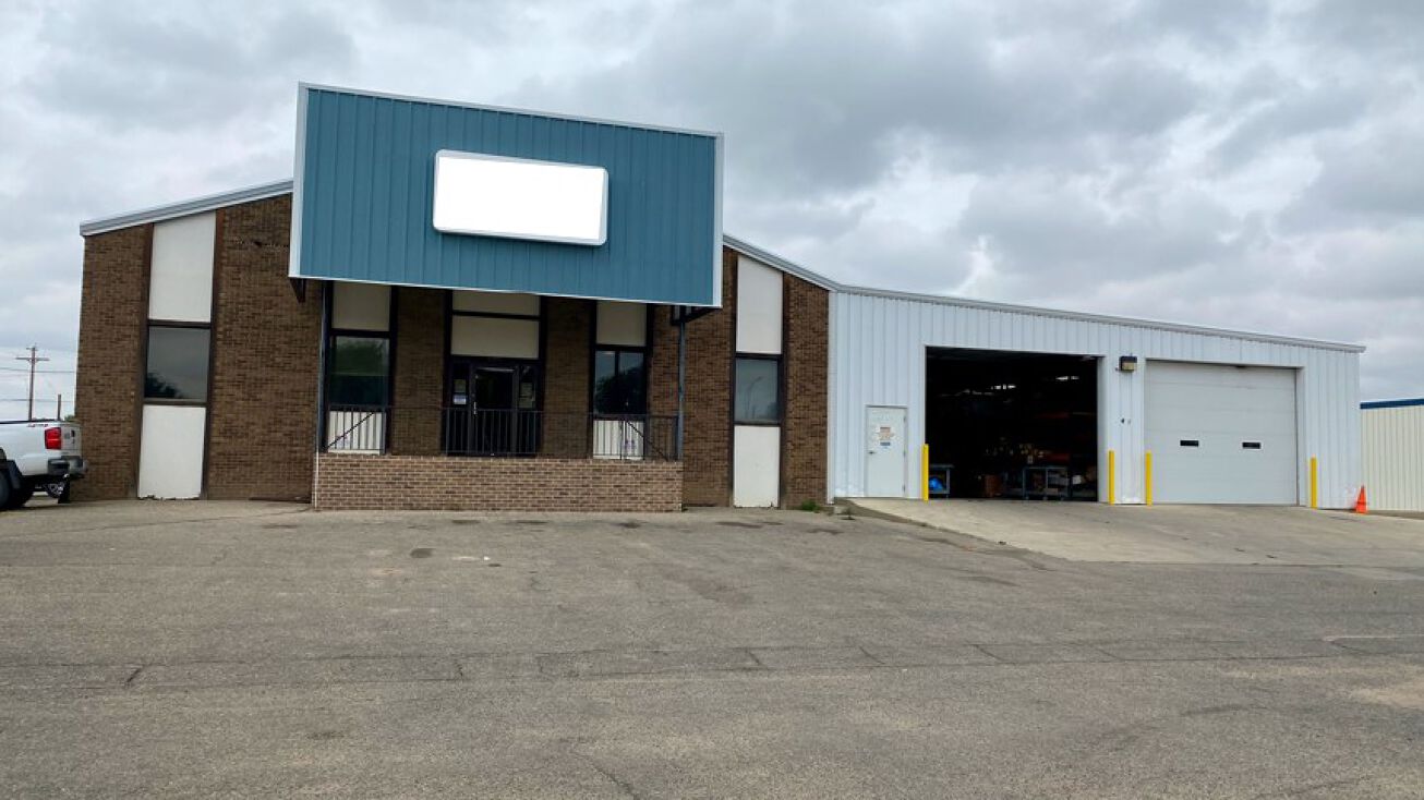 2203 2nd Ave W, Williston, ND 58801