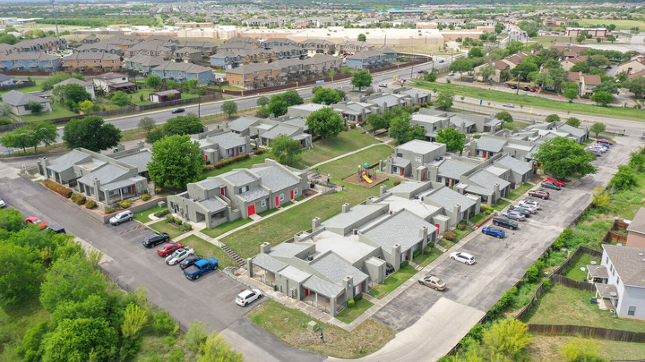 6000 Woodlake Pkwy, San Antonio, TX 78244 Multifamily Property for Sale