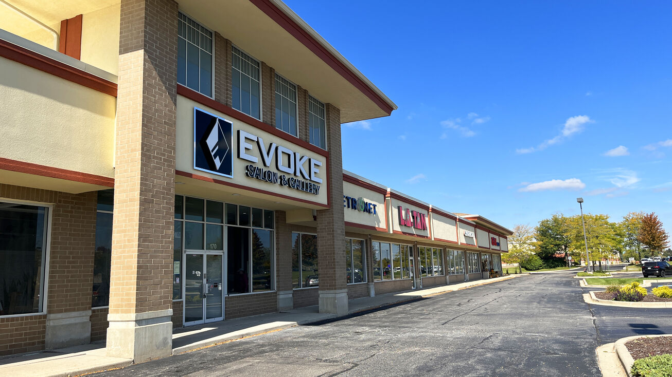 1772 S Randall Rd, Geneva, IL 60134