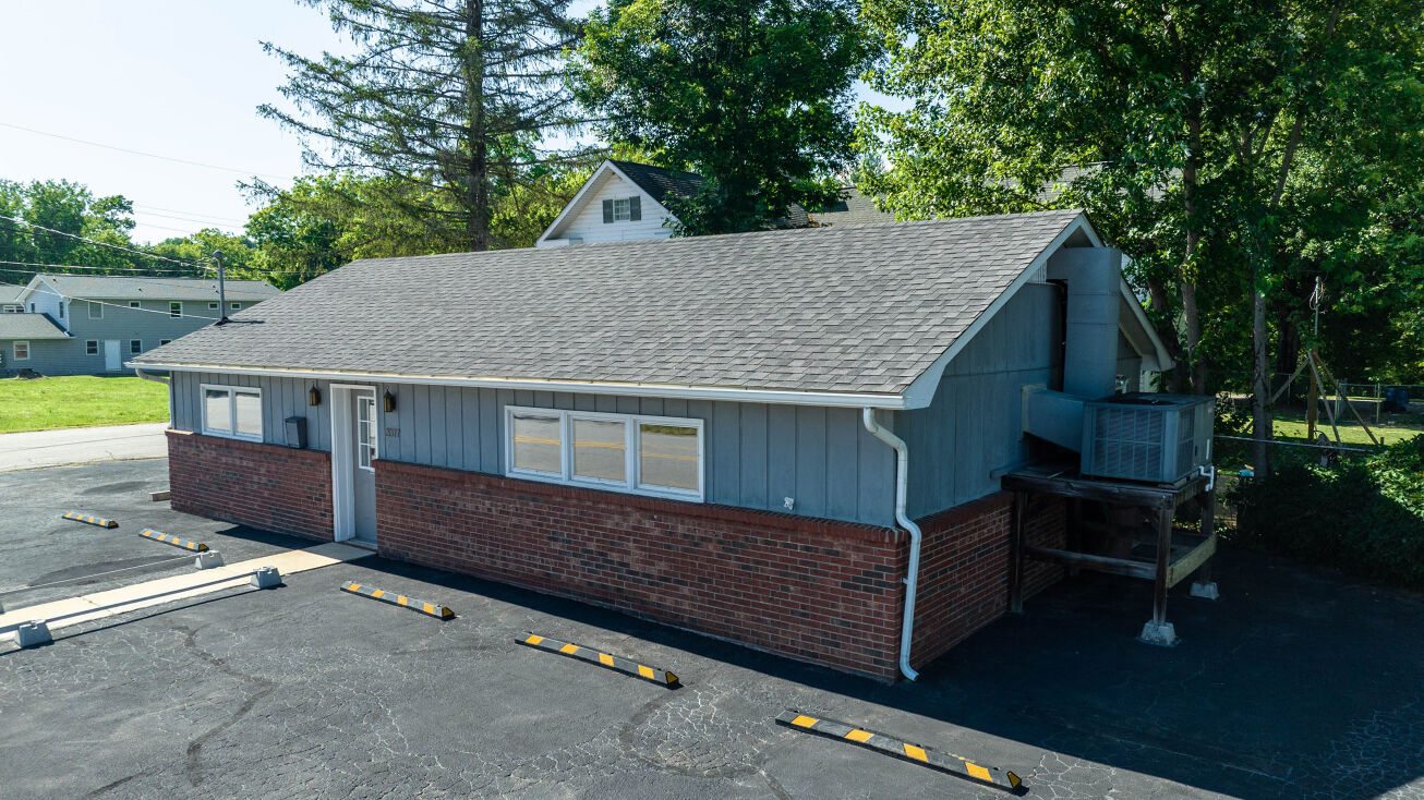 3377 Broad St, Clyde, NC 28721