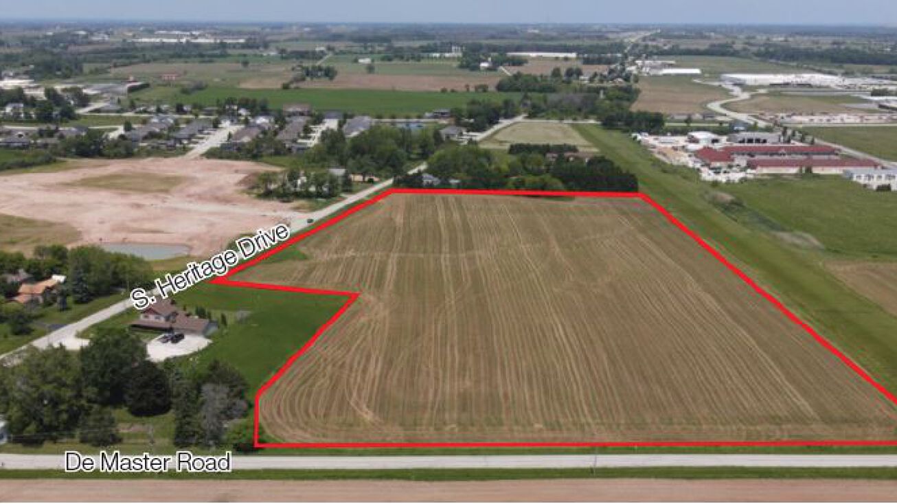 De Master Rd, Oostburg, WI 53070