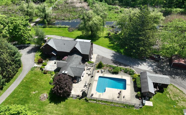 image of property at 626 LATTINTOWN RD Marlboro NY 12542-5135