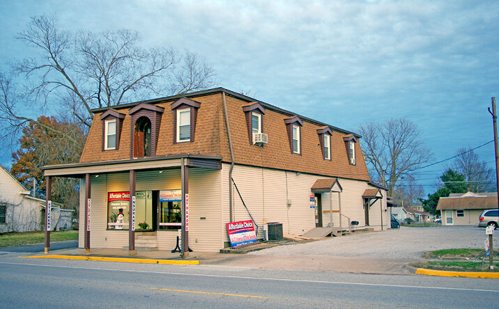 Pictures of Mixed Use, Office, Retail property located at 102 S Main St, Smithton, IL 62285 for sales - image #1