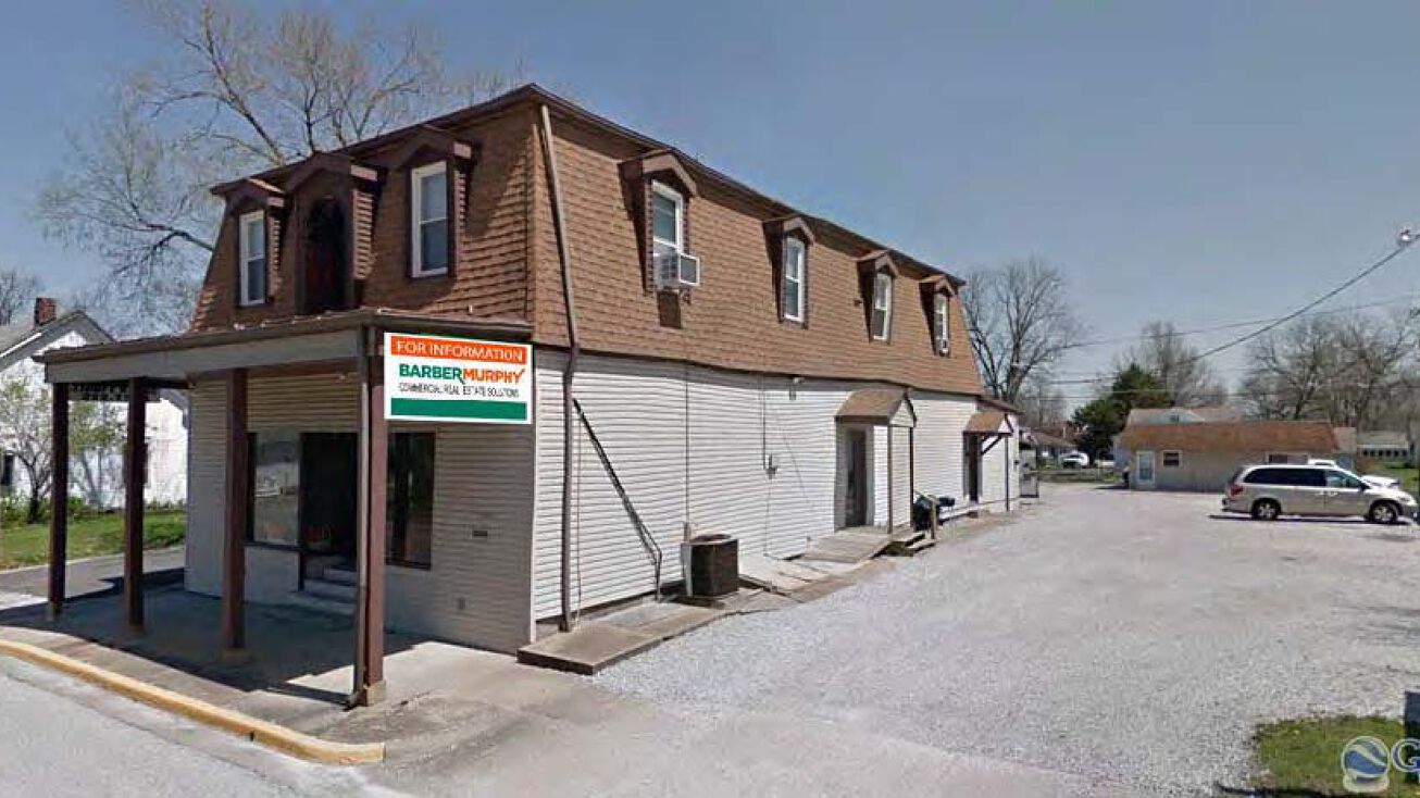 102 S Main St, Smithton, IL 62285