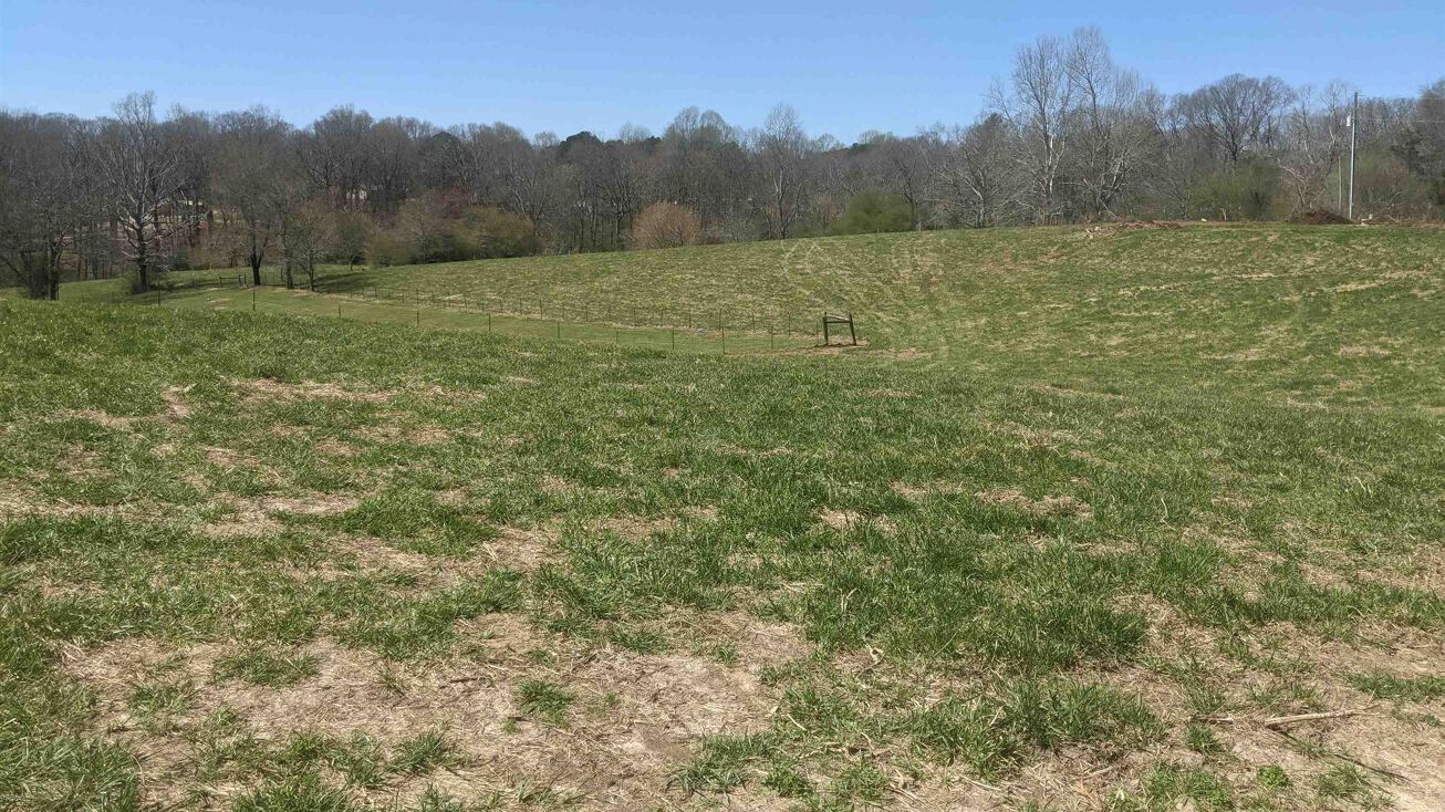 575 Roper Dr, Clarkesville, GA 30523