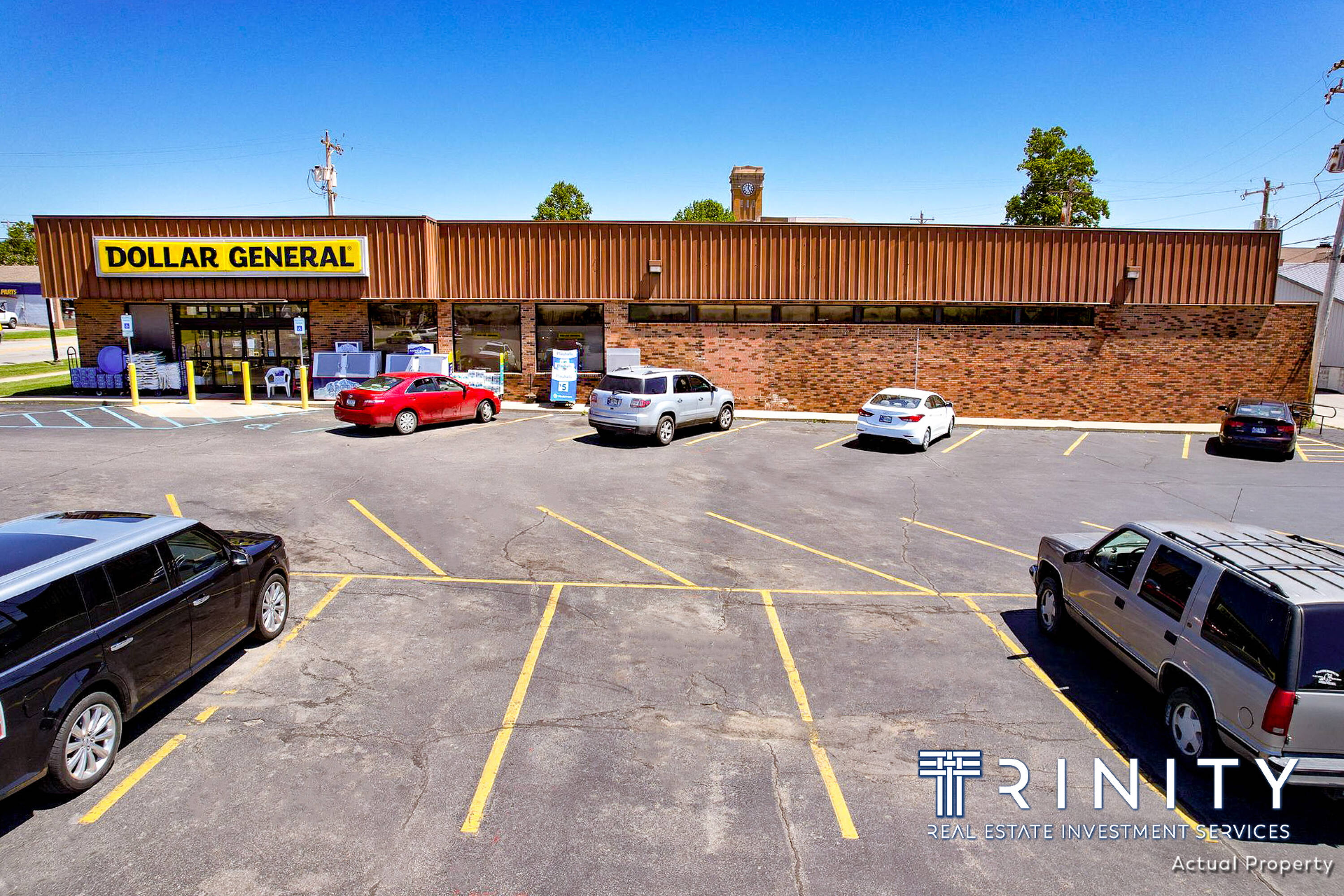 215 S Main St, Brownstown, IN 47220
