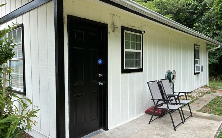 Pictures of Multifamily property located at 205 Glenview Terrace, Winder, GA 30680 for sales - image #1