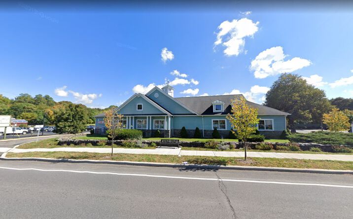 Pictures of Retail property located at 4170 Albany Post Rd, Hyde Park, NY 12538 for sales - image #1