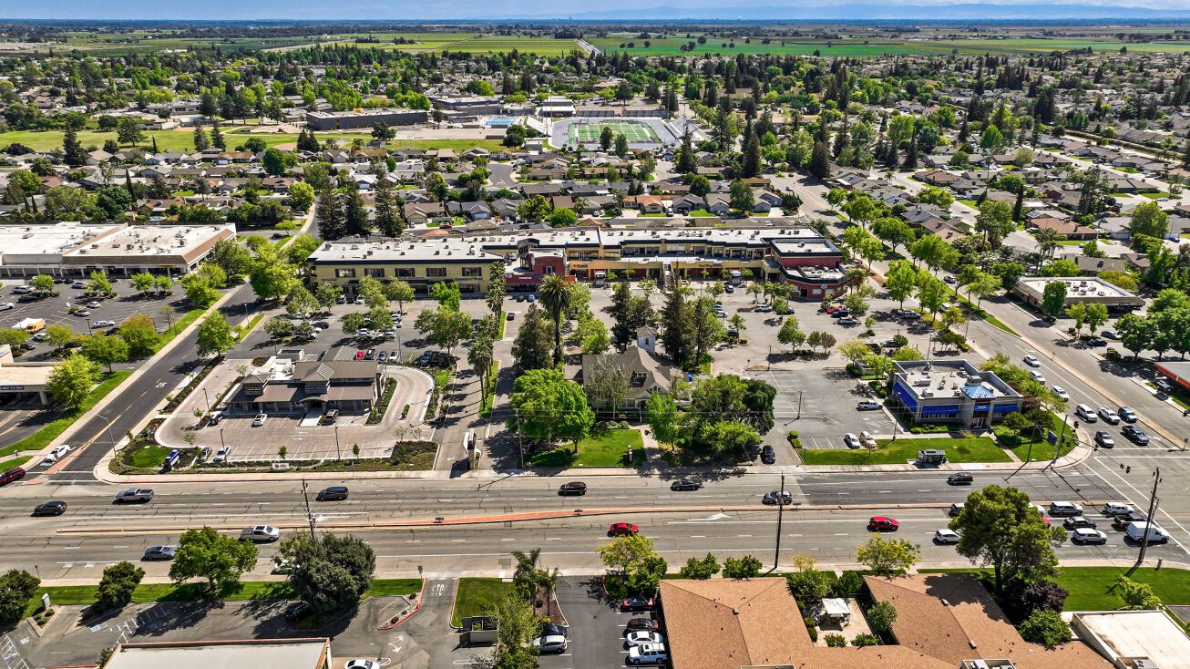 1110 W Kettleman Ln, Lodi, CA 95240 Retail Property for Sale Bella