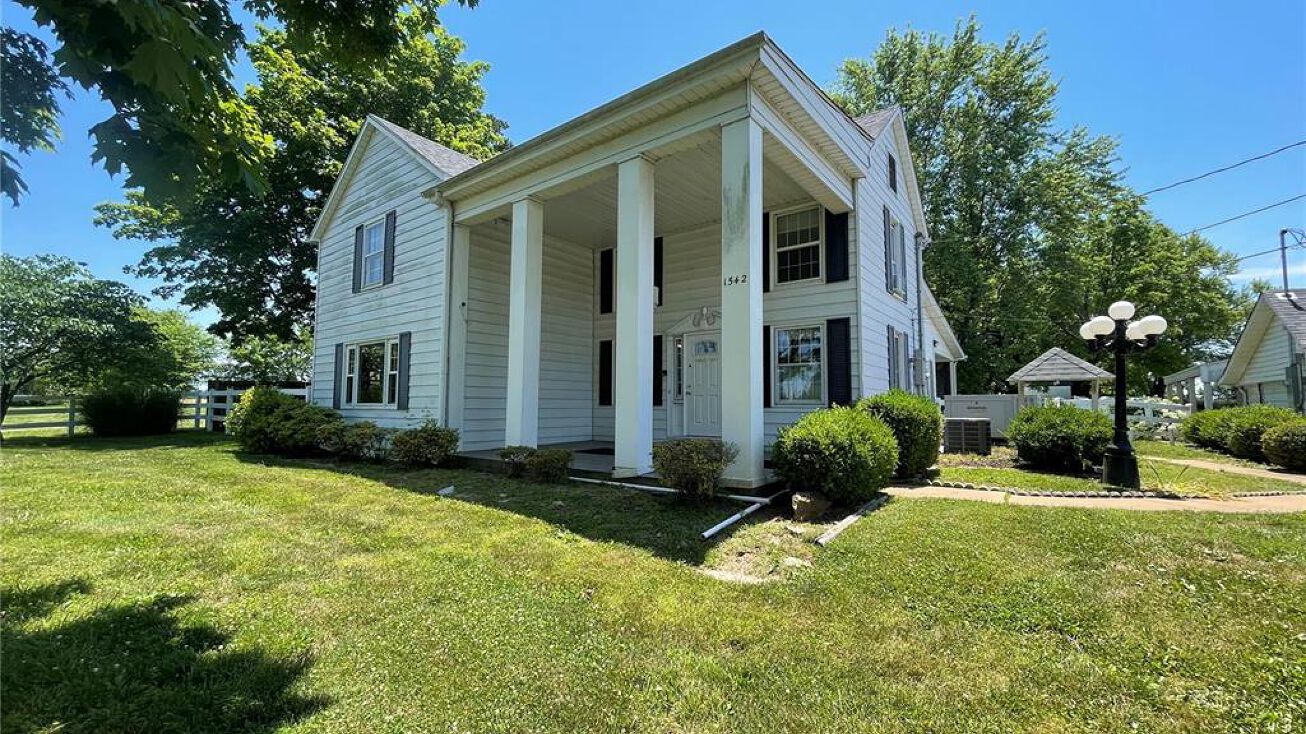 1542 Ste. Genevieve, Farmington, MO 63640