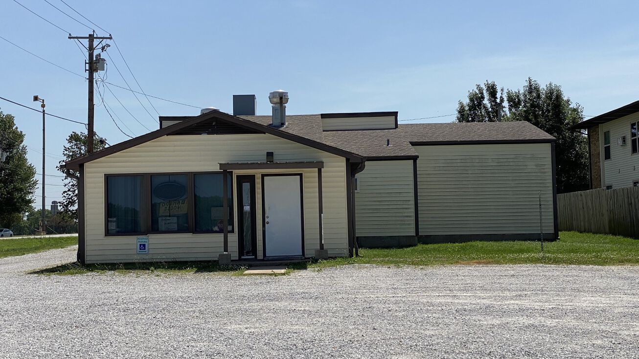 Pictures of Retail property located at 100 Martha Dr, Marionville, MO