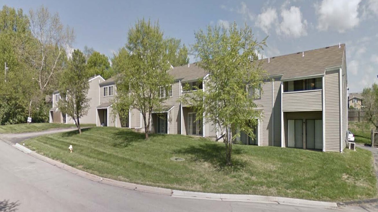 1502 W 25th Ct, Lawrence, KS 66046