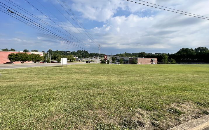 Pictures of Land property located at 4200 N Roan St, Johnson City, TN 37601 for sales - image #1