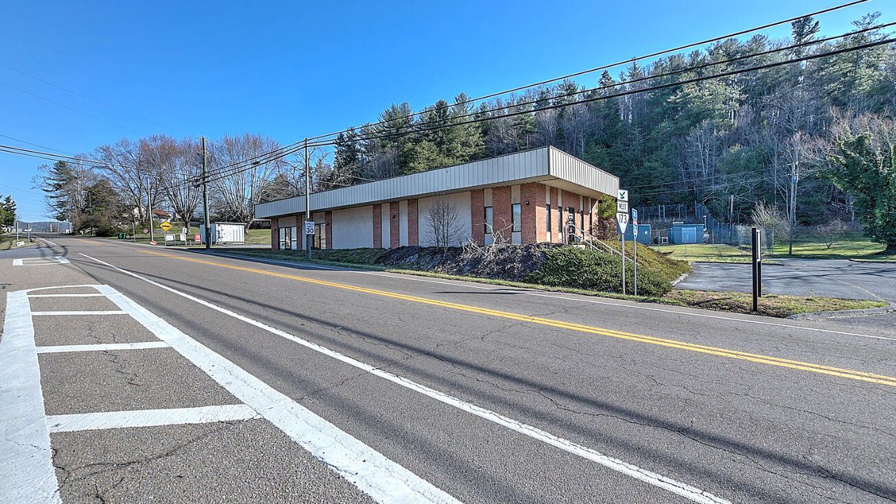 3614 Unicoi Dr, Unicoi, TN 37692