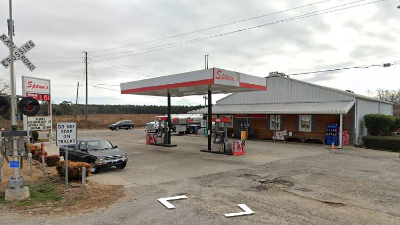 4140 Wedgefield Rd, Sumter, SC 29154