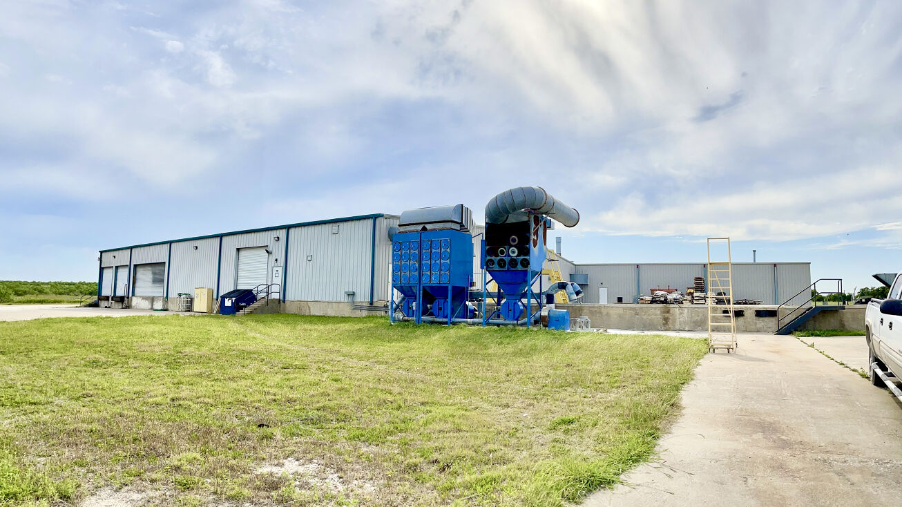 1215 Reeds Lake Rd, Rogers, TX 76569