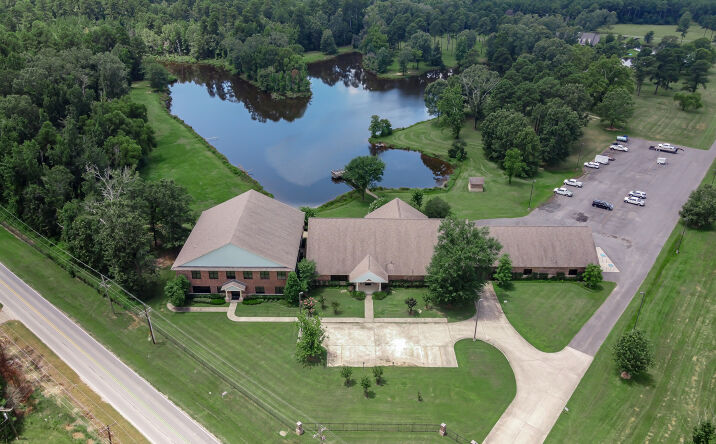 Pictures of Office property located at 10100 Woolworth Rd, Shreveport, LA 71129 for sales - image #1