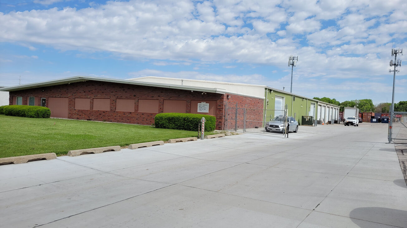 4910 F St, Omaha, NE 68117