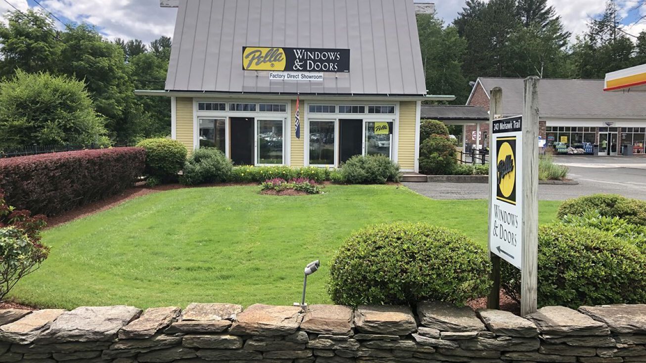 240 Mohawk Trail, Greenfield, MA 01301