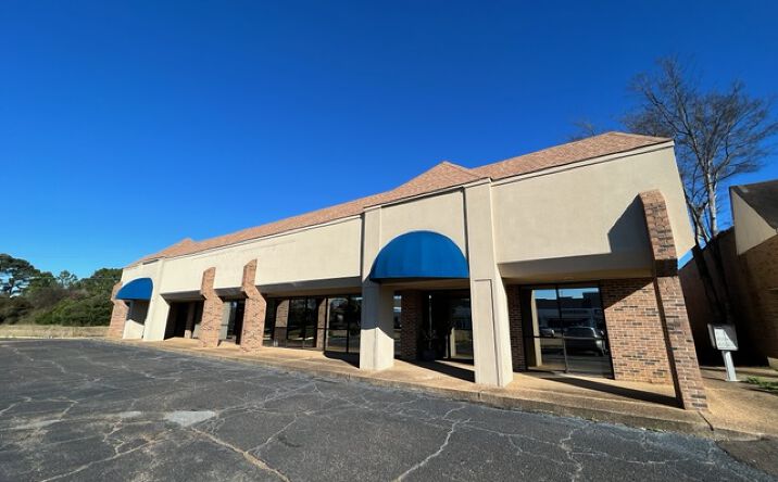 Pictures of Office property located at 892 Centre St, Ridgeland, MS 39157 for sales - image #1