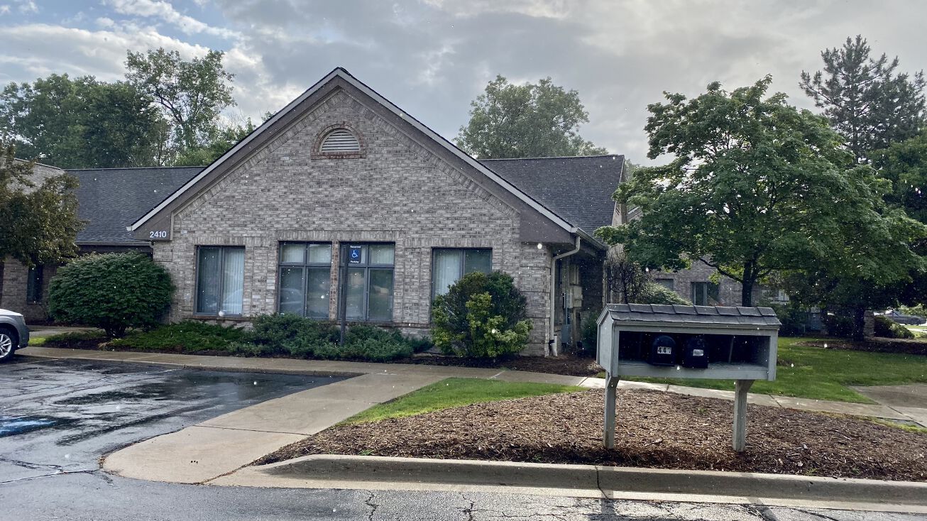 2410 Woodlake Dr, Okemos, MI 48864