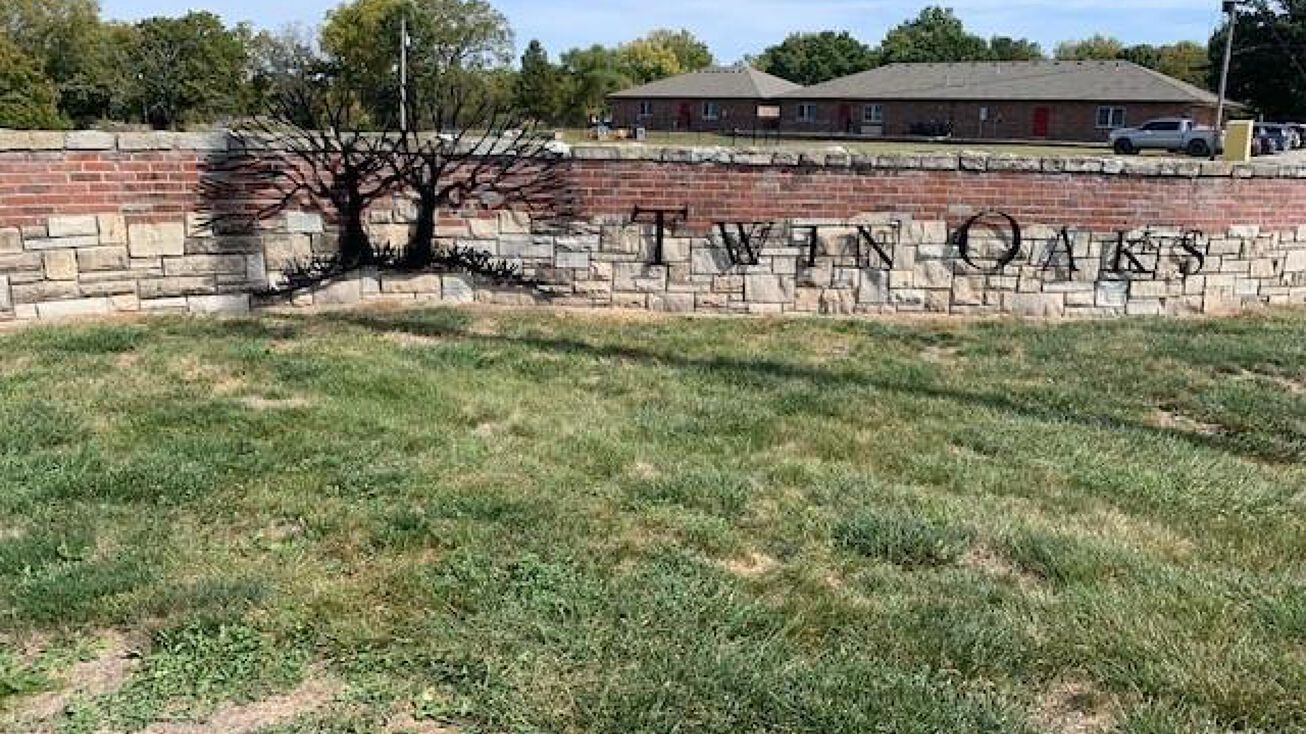 000 Twin Oaks Parkway, Peculiar, MO 64078