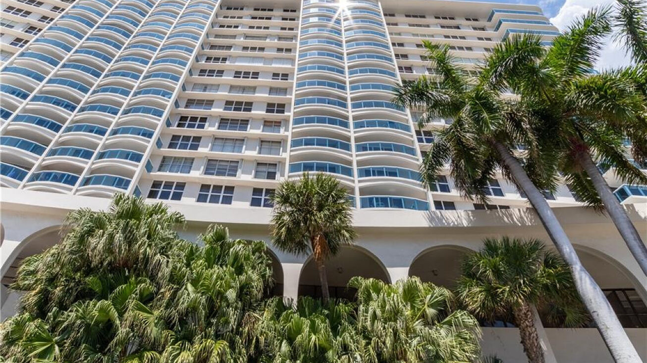 3800 S Ocean Drive, Hollywood, FL 33019