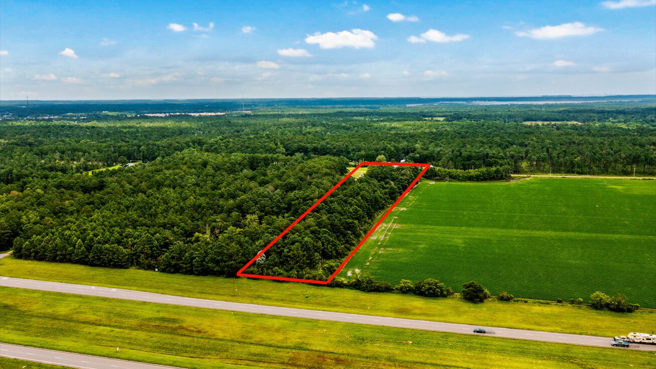 7767 Roscoe Rd, Gulf Shores, AL 36542