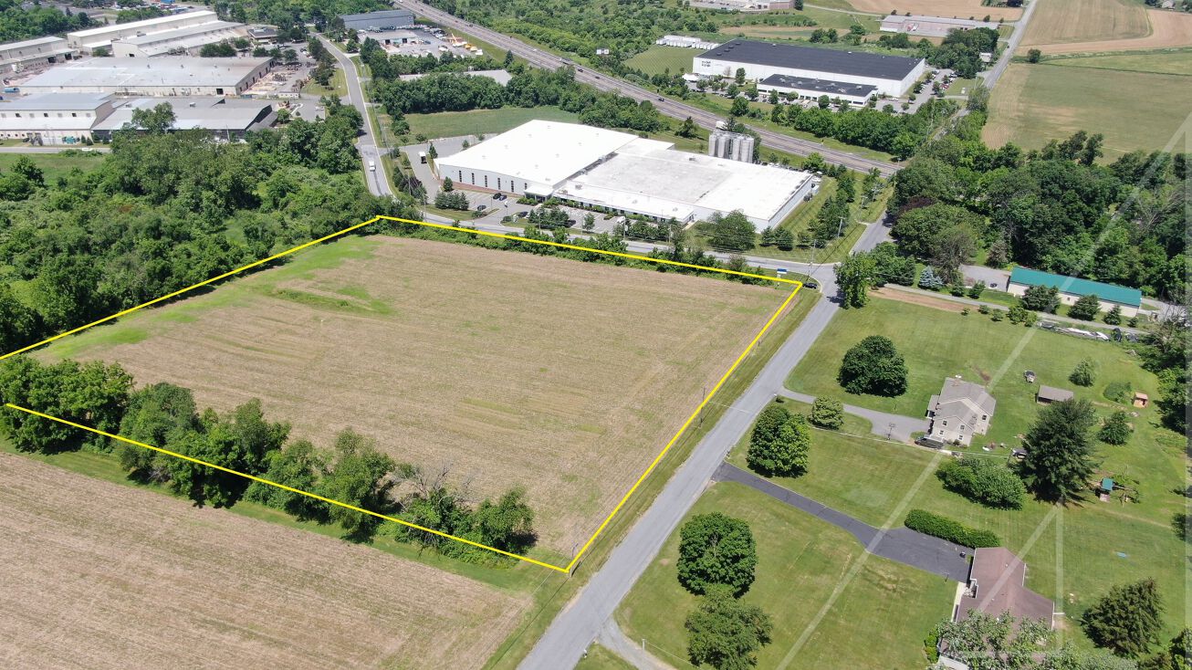 421 S Twin Valley Rd, Elverson, PA 19520