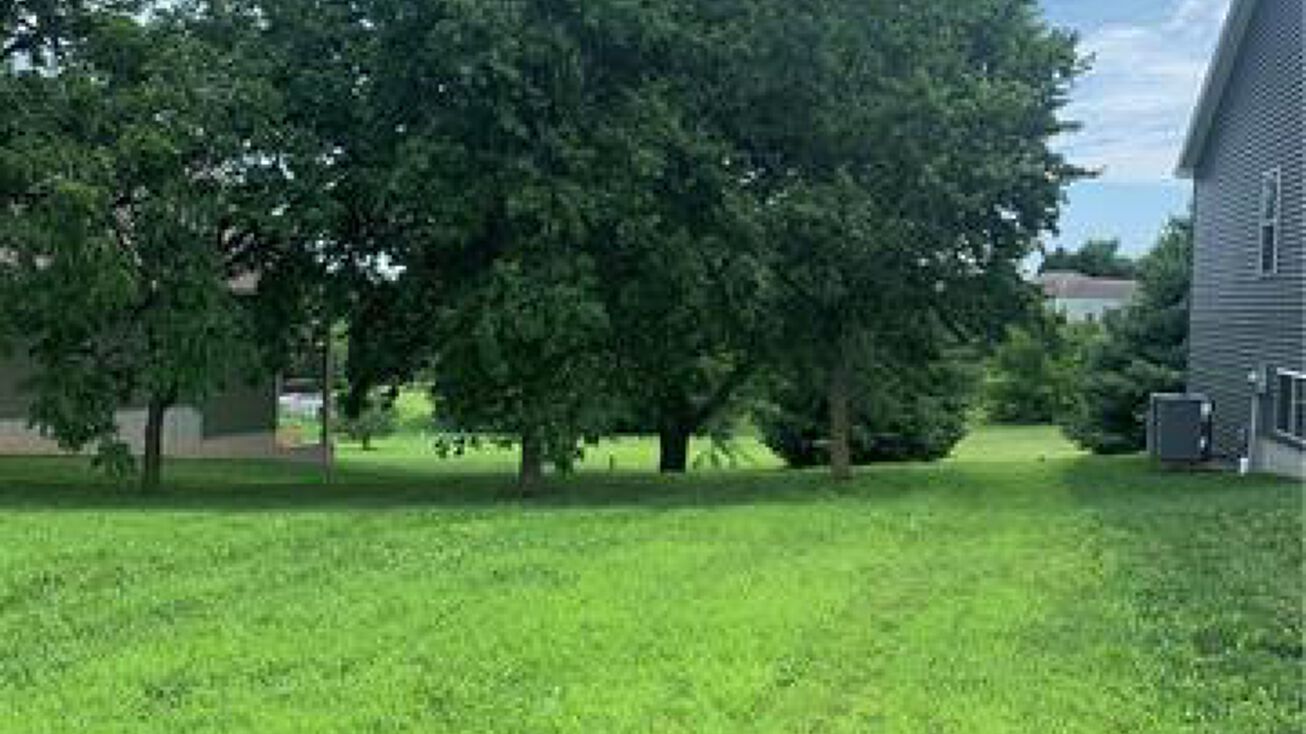 2704 Meadow Ridge Drive, St Joseph, MO 64504