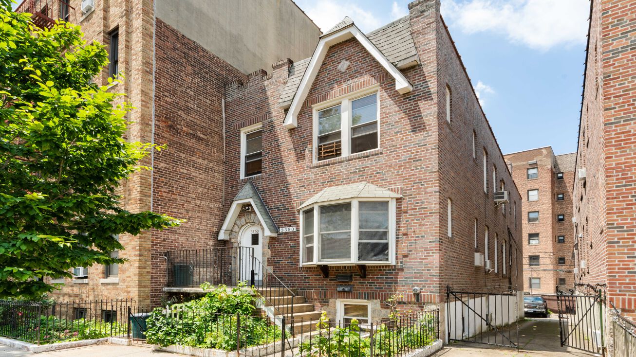 3350 28th St, Queens, NY 11106 Multifamily Property for Sale
