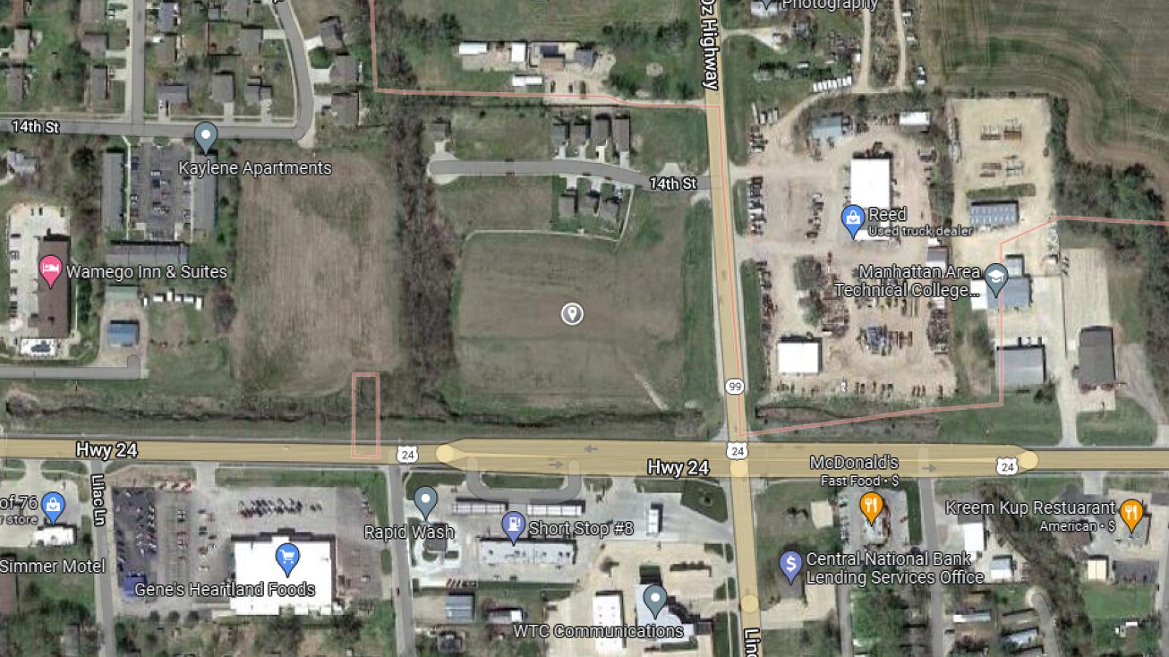 811 14th St, Wamego, KS 66547