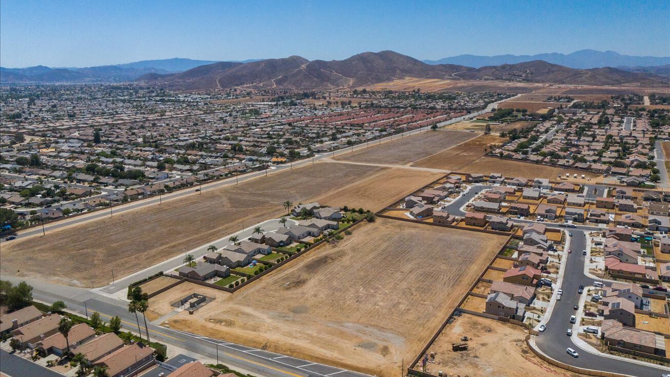 Rd, Menifee, CA 92585