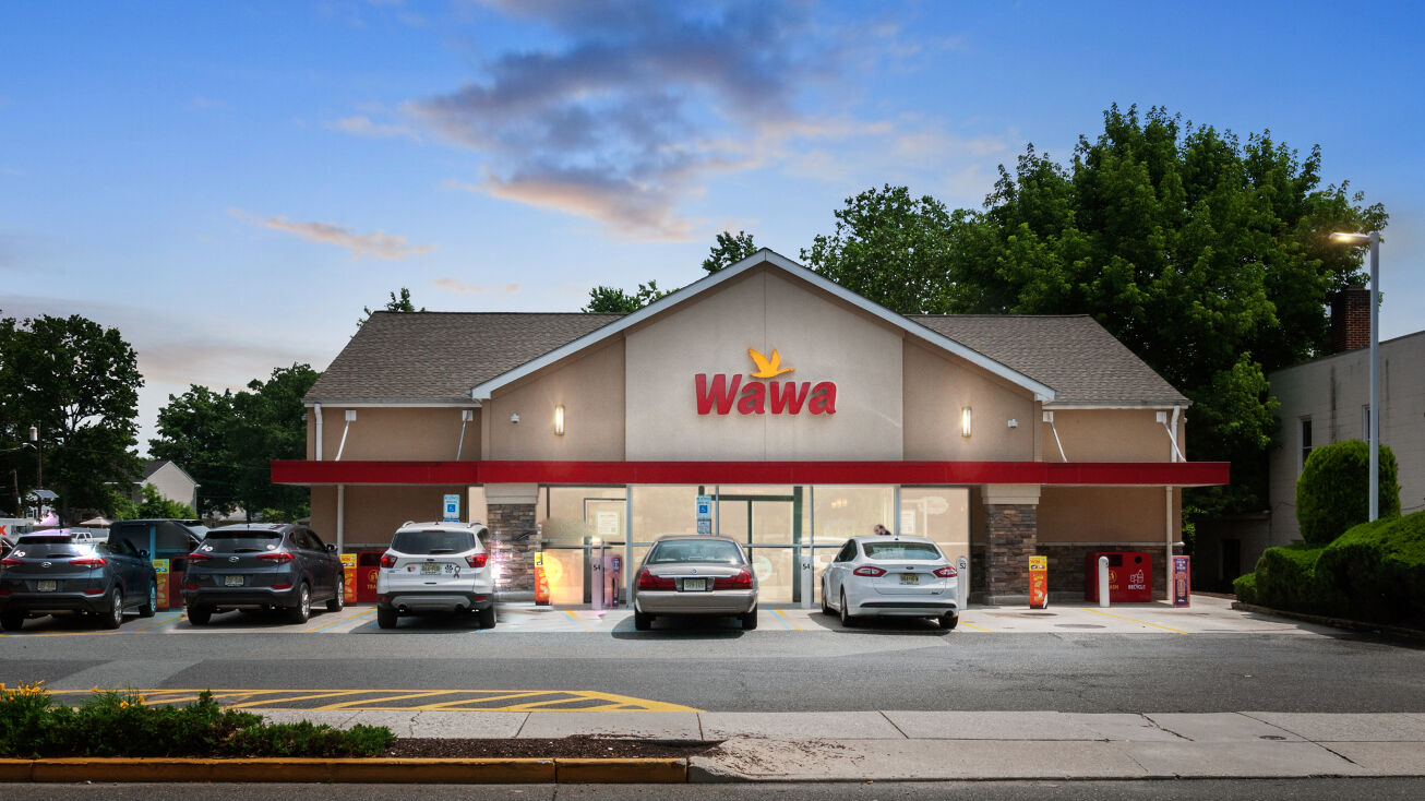 55 N Forklanding Rd, Maple Shade, NJ 08052