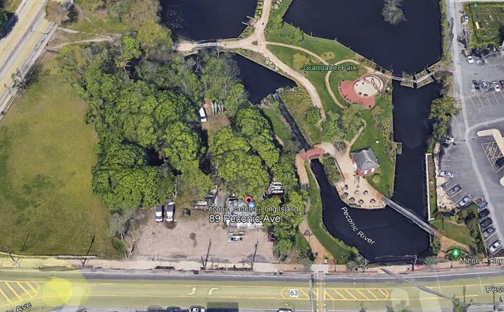 Pictures of Retail, Land property located at 89 Peconic Ave, Riverhead, NY 11901 for sales - image #1