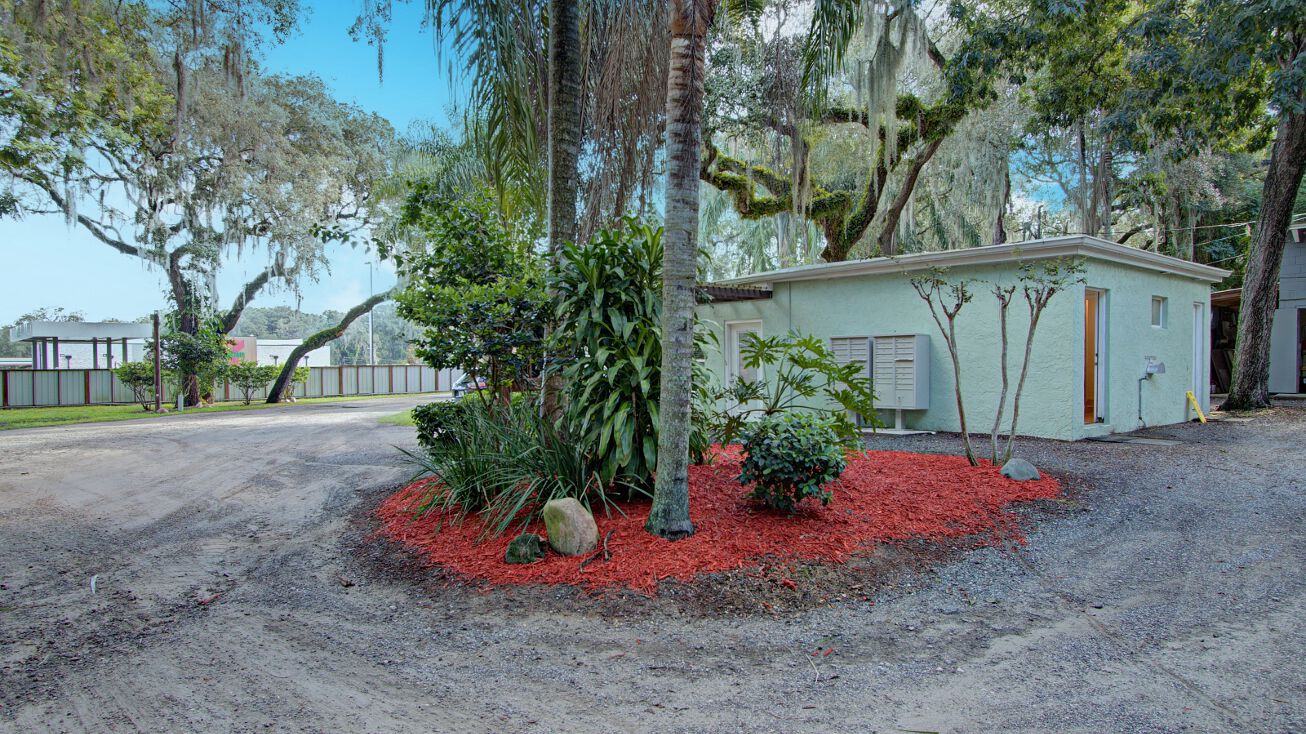 Pictures of Mobile Home Park property located at 28313 US-27, Leesburg, FL 34748 for sales - image #1
