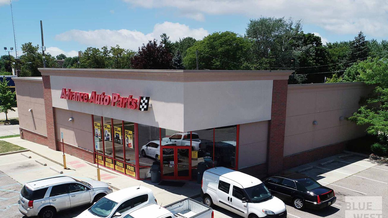 22901 Gratiot Ave, Eastpointe, MI 48021