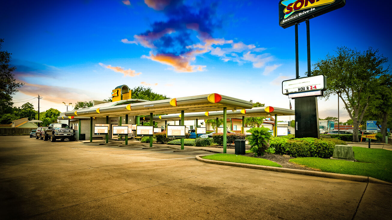 5020 Fairmont Parkway, Pasadena, TX 77505