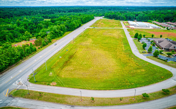 Pictures of Land property located at Crosspoint Dr, Florence, AL 35633 for sales - image #1