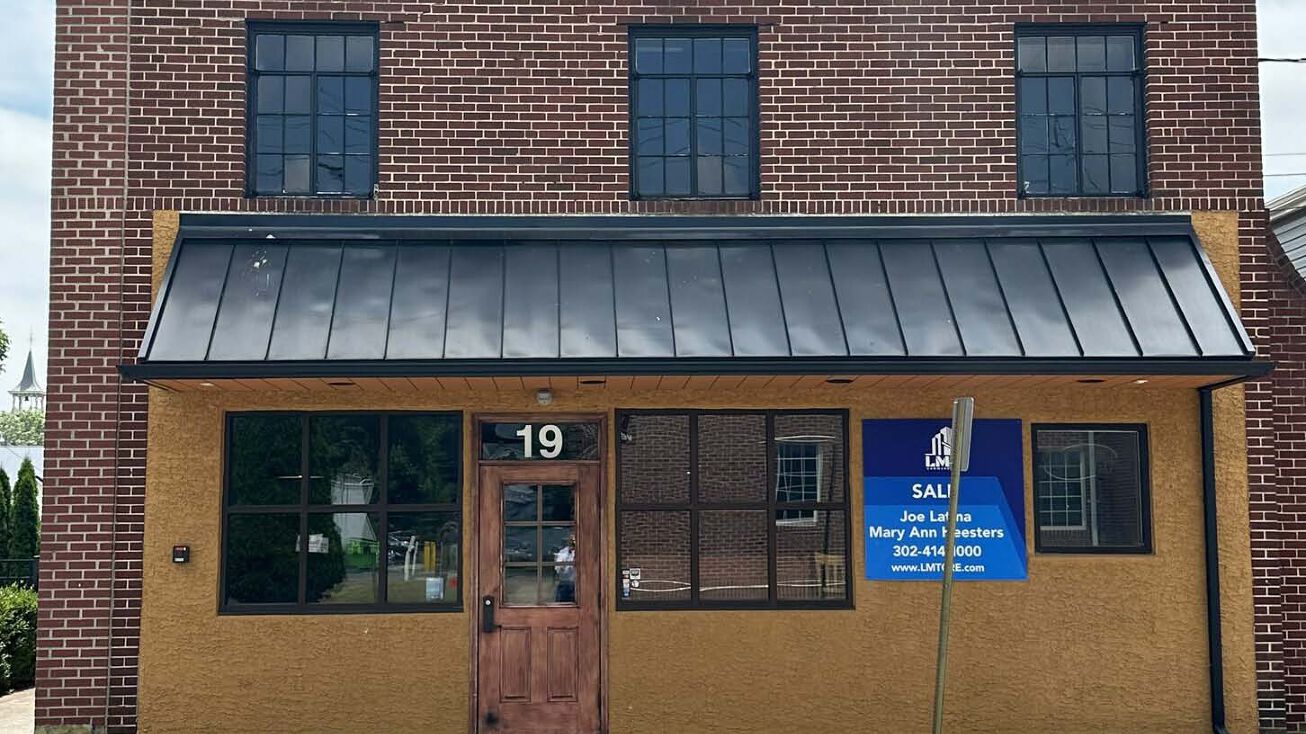 19 21 W Commerce St, Smyrna, DE 19977