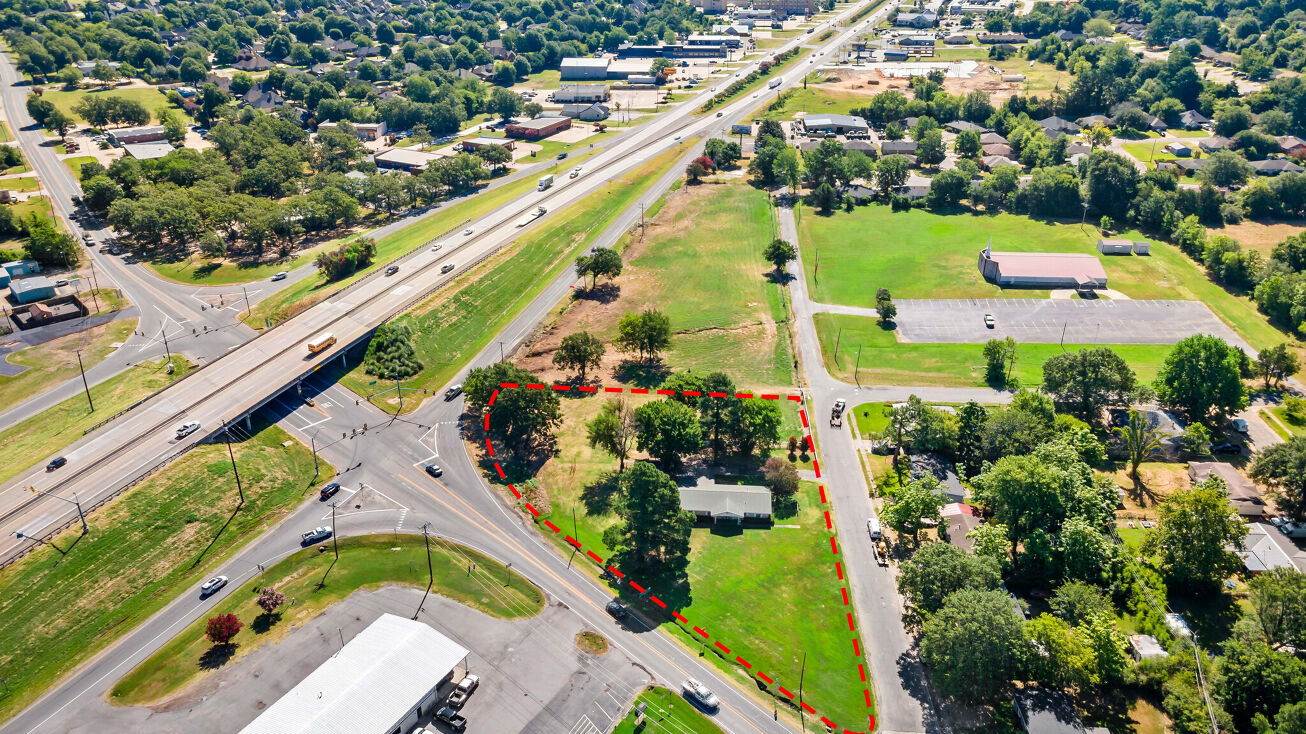 1520 20th St NE, Paris, TX 75460