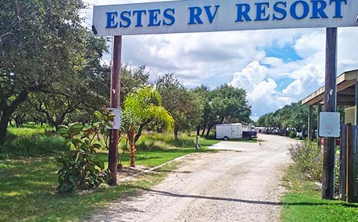Pictures of Mobile Home Park, Multifamily property located at 140 Estes Dr, Rockport, TX 78382 for comps - image #1
